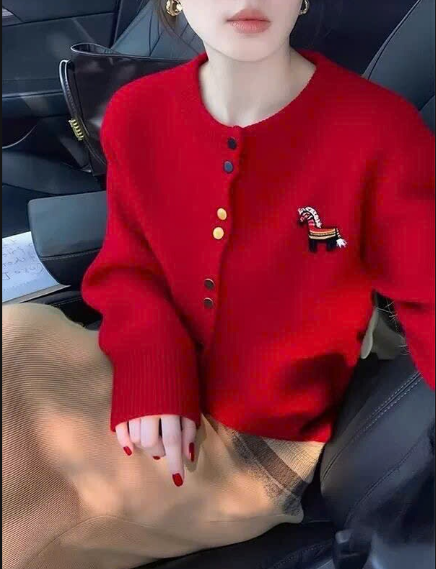Áo cardigan nữ họa tiết ngựa đỏ – 70556(Chốt hàng: trước 24h ngày 19/01)