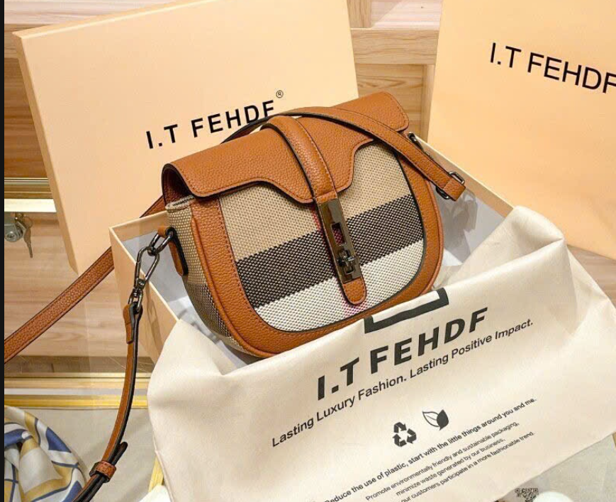 Túi nữ họa tiết caro - 72840(Chốt hàng: trước 24h ngày 20/4)