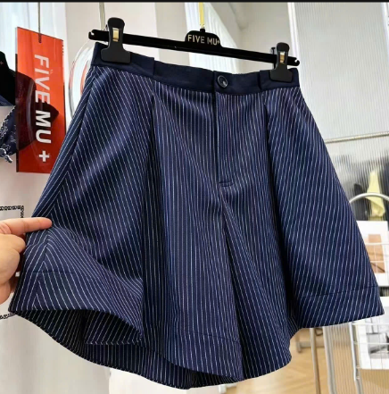 Quần short kẻ ống rộng  – 74594 (Chốt hàng: trước 24h ngày 9/6)