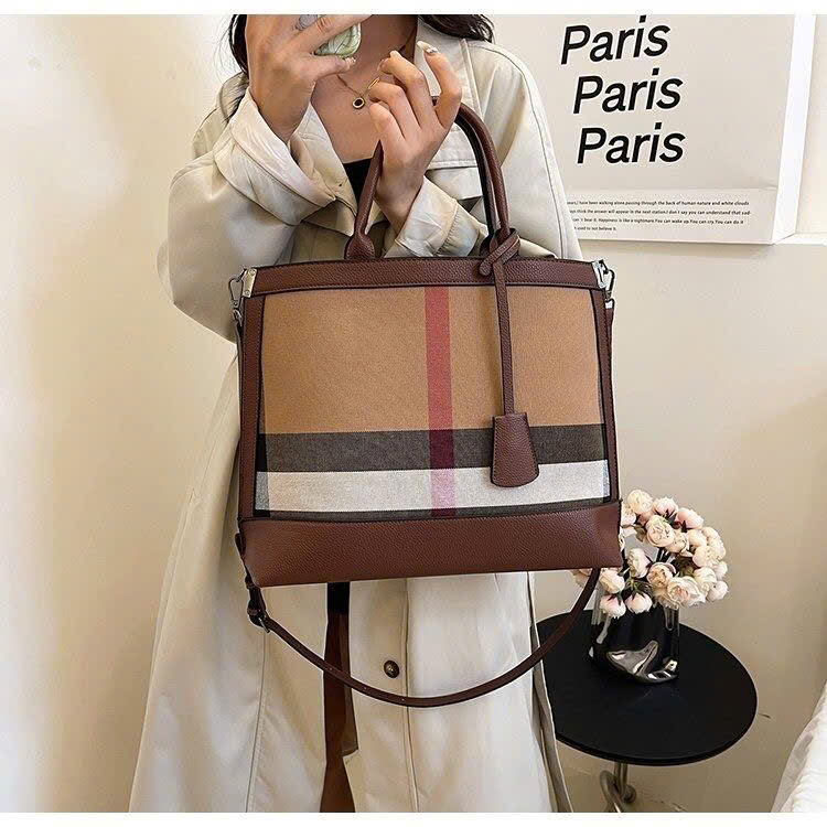 Mã sp: Túi xách dáng tote kẻ caro CC– 79146  (giao 349) ⏰ Chốt hàng: trước 24h ngày 24/10